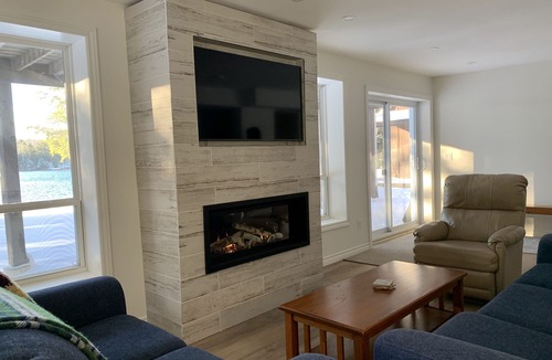 Novar Cottage | Sunset Retreat - Includes Kayaks, Firepit, BBQ