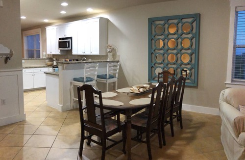 Galveston Condo | Sunset Retreat is an amazing waterfront condo on Galveston Bay in Pointe West!