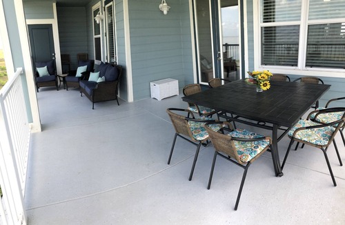 Galveston Condo | Sunset Retreat is an amazing waterfront condo on Galveston Bay in Pointe West!