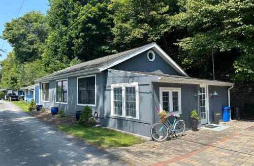 Town of Ledyard House | Sunset Retreat