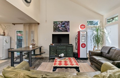 Sunset House | Sunset Retro Ride 2BR + Bikes