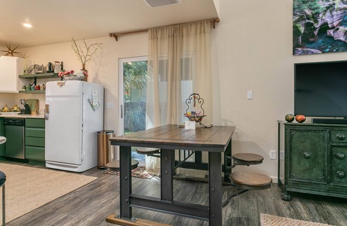 Sunset House | Sunset Retro Ride 2BR + Bikes