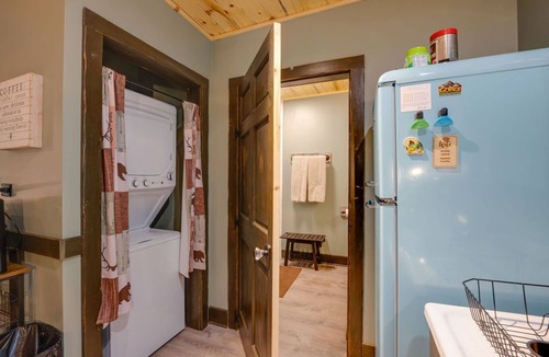 Irvine Cabin | Sunset Ridge Cabin – Hilltop Sunset Views Near Red River Gorge