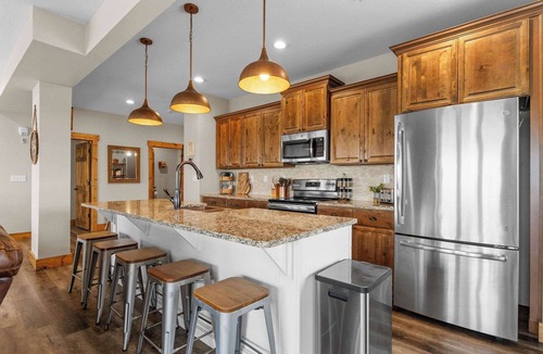 Table Rock Apartment | Sunset Rock! Lake View!