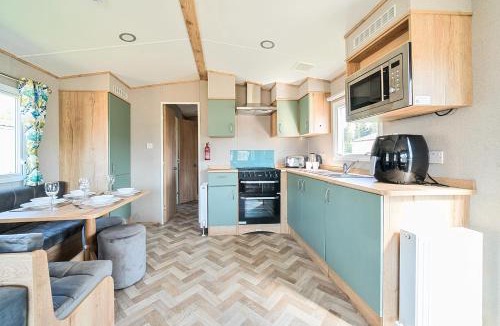 South Hayling House | Sunset Sands - Hayling Island