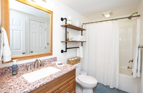 Geneva Cottage | Sunset seneca lake view, wine trail, lake view