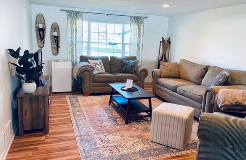 Geneva Cottage | Sunset seneca lake view, wine trail, lake view