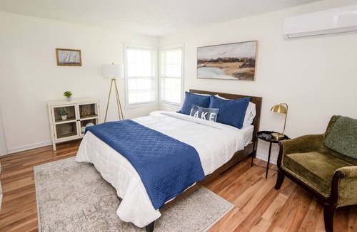 Geneva Cottage | Sunset seneca lake view, wine trail, lake view