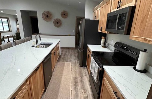 New Lisbon House | Sunset Serenity at Castle Rock