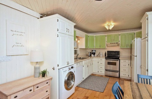 Bluewater Cottage | Sunset Serenity, Lakefront Hot Tub