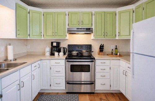 Bluewater Cottage | Sunset Serenity, Lakefront Hot Tub