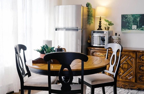 Mount Aetna Apartment | Sunset Serenity Suite