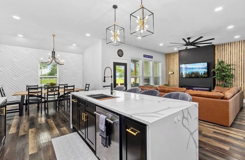 Mount Pleasant House | Sunset Shores Lake House - 4 BR