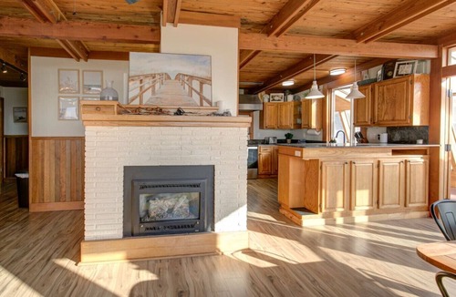 Westport Apartment | Sunset Shores - Oceanfront Stay