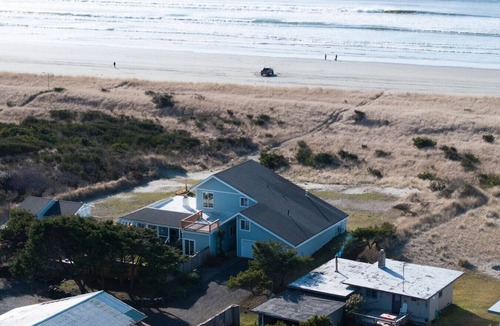 Westport Apartment | Sunset Shores - Oceanfront Stay