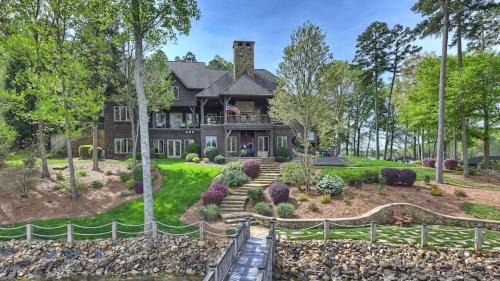 Mount Mourne House | Sunset Shores Resort by AvantStay