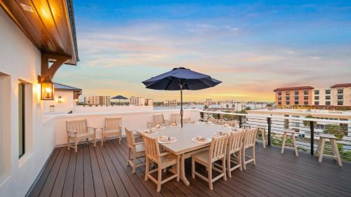 Bay Esplanade House | Sunset Sky