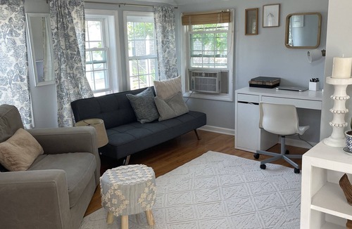 Branford Apartment | Sunset Studio