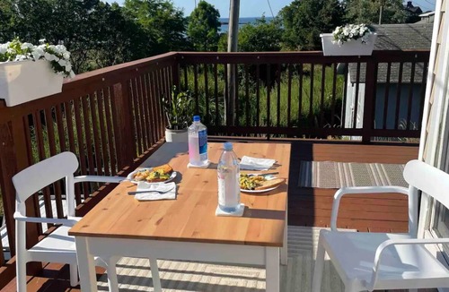 Branford Apartment | Sunset Studio