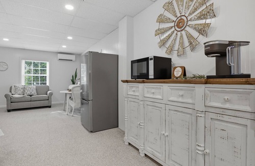 Ronks Apartment | Sunset Suite - 2 min. from Kitchen Kettle Village!