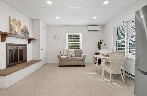 Ronks Apartment | Sunset Suite - 2 min. from Kitchen Kettle Village!