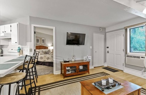 Fontana House | Sunset Views of Lake Geneva