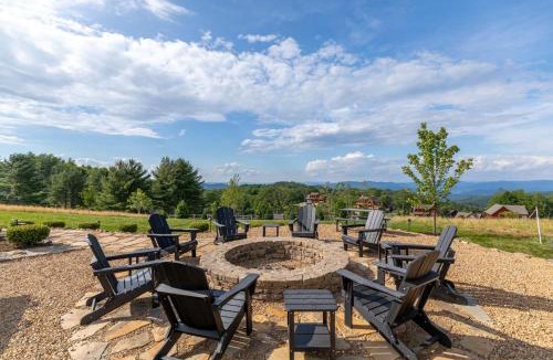 Elk Park House | Sunset Valley