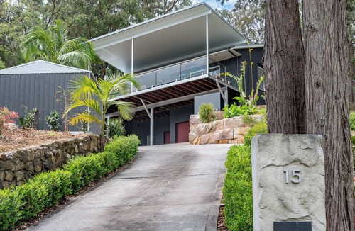 Avoca Beach House | "Sunset Valley Views" – Close to Beach