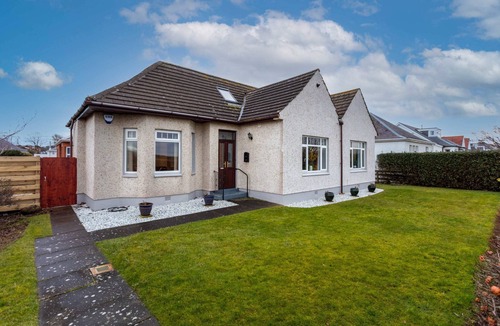 Ayr House | Sunset View - Donnini Apartments