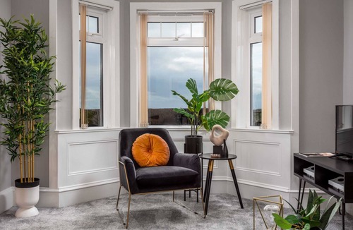 Ayr House | Sunset View - Donnini Apartments