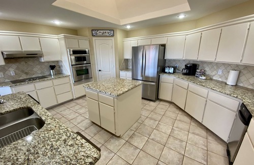 Gun Barrel City House | Sunset View, fully fenced yard, dog friendly