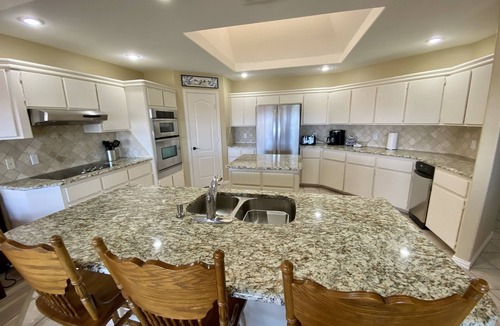 Gun Barrel City House | Sunset View, fully fenced yard, dog friendly