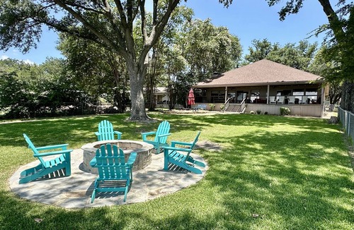 Gun Barrel City House | Sunset View, fully fenced yard, dog friendly