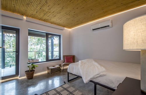 North End House | Sunset View | Spa-Inspired Guest Suite - Halifax Home