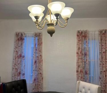 Steubenville House | Sunset views & stylish confort
