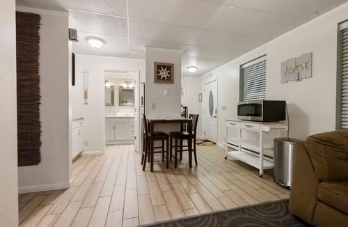 Sylvan Beach Cabin | `Sunset Villa`-2 Bedroom, Queen, Bunks, Full-NEW!