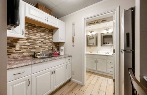 Sylvan Beach Cabin | `Sunset Villa`-2 Bedroom, Queen, Bunks, Full-NEW!