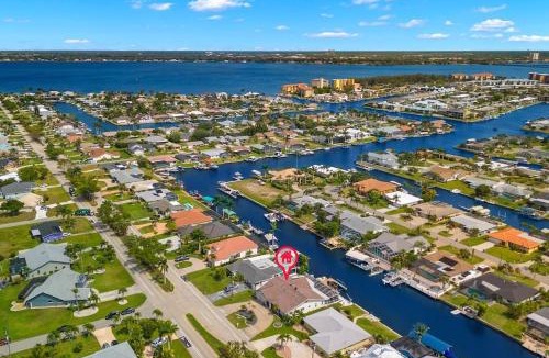 Caloosahatchee House | Sunset Villa - Htd Salt Pool - Hot Tub -Canal-Golf
