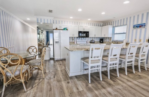 Sunset Reef Condo | Sunset Villas 3 Million $ VIEWS|2 Balconies|BBQ|pool|Beachfront