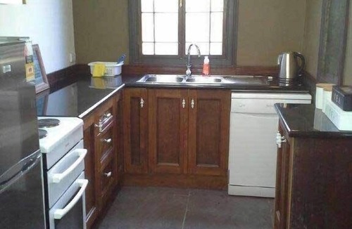 Kurrajong House | Sunsetcottages