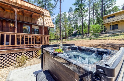 Ruidoso Apartment | Sunsets & Lattes: Hot Tub/Decks/Views/Mtn Luxury