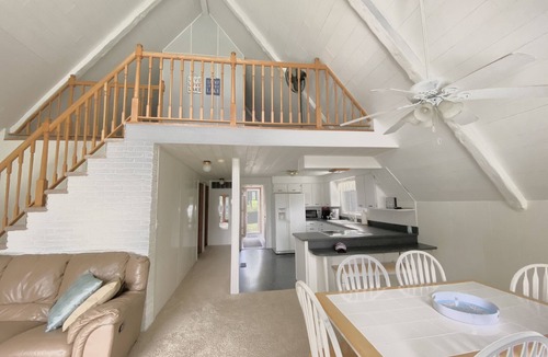 Leesburg House | Sunsets on Little Tippy Lake