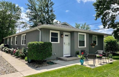 Lansing House | Sunsets on the Grand