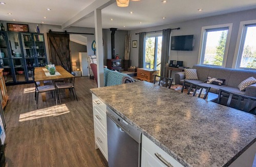 Whitestone Cottage | Sunsets On The Rocks