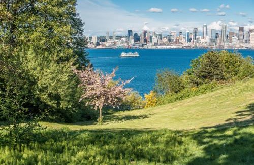 Des Moines House | Sunsets over Sound