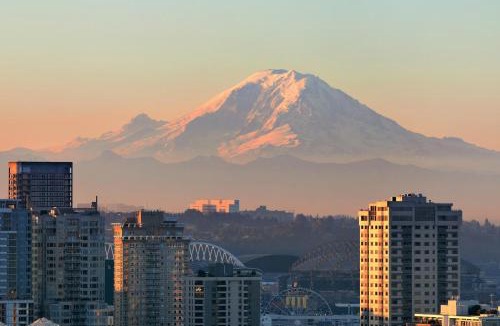 Des Moines House | Sunsets over Sound