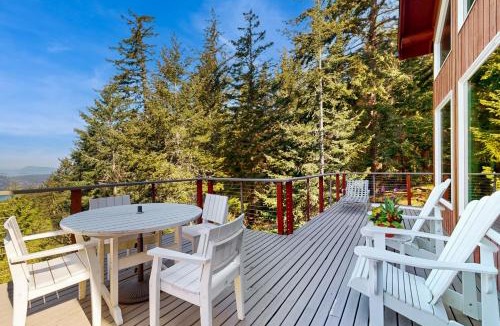 Eastsound House | Sunsets Over Water