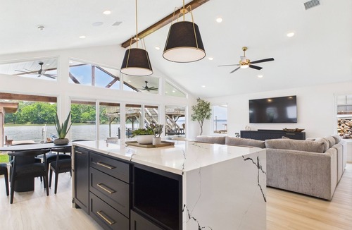 Willis House | Sunsets & Serenity – Gorgeous Lake Conroe Home located in Willis, Tx