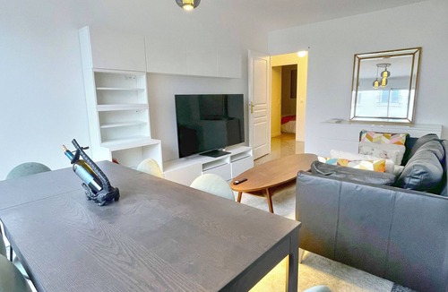 Arcueil Apartment | Sunshine 5 minutes from the metro