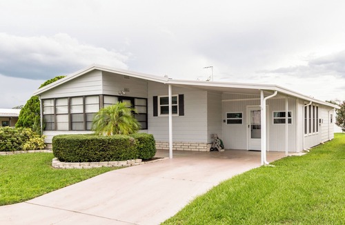 Zephyrhills West House | Sunshine and Relax!